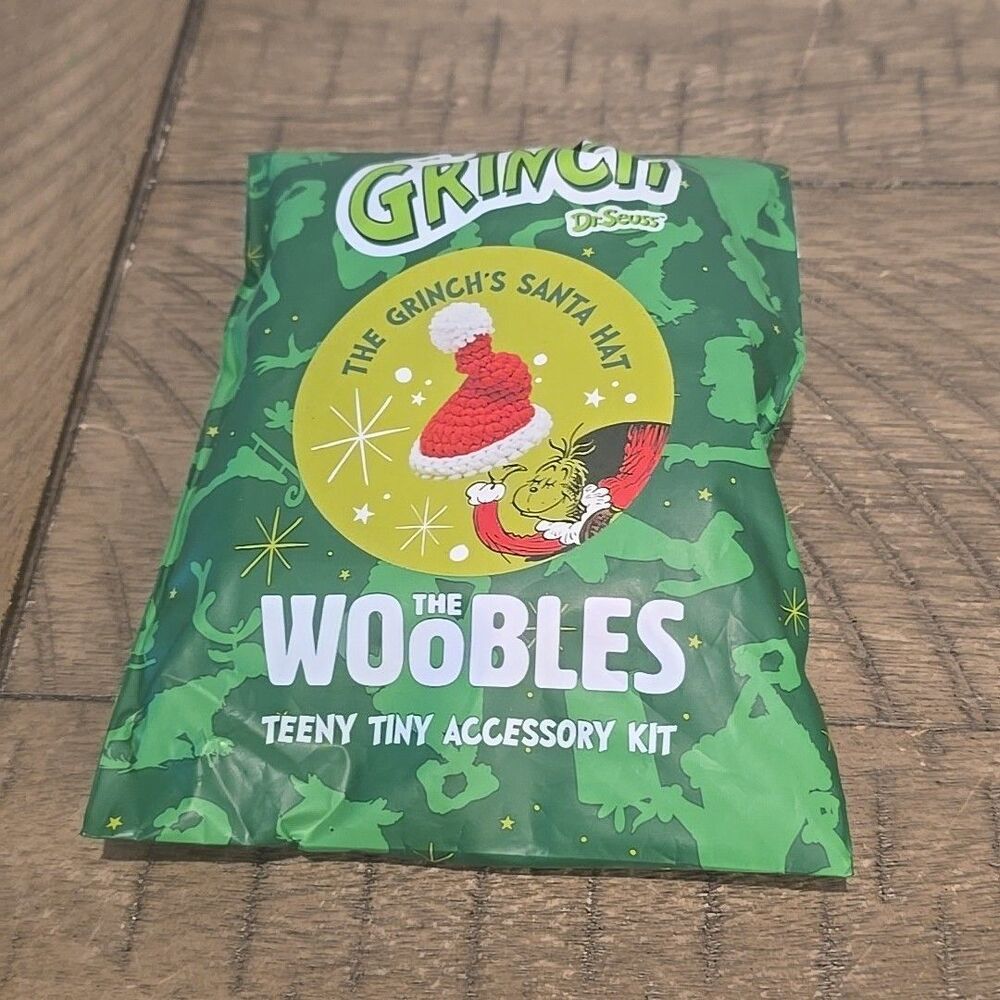 The Woobles x Dr. Seuss The Grinch’s Santa Hat Accessory Kit.